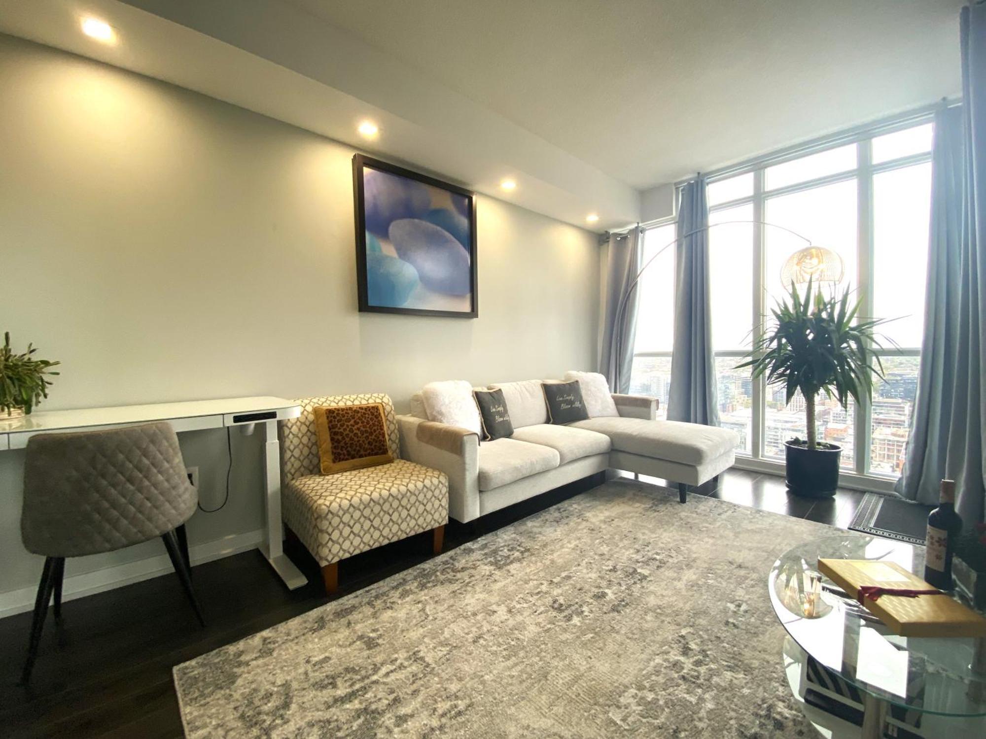 Tvhr - Luxury Condos In Heart Of Downtown Торонто Екстер'єр фото