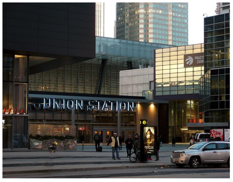 Tvhr - Luxury Condos In Heart Of Downtown Торонто Екстер'єр фото