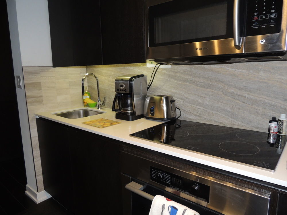 Tvhr - Luxury Condos In Heart Of Downtown Торонто Екстер'єр фото