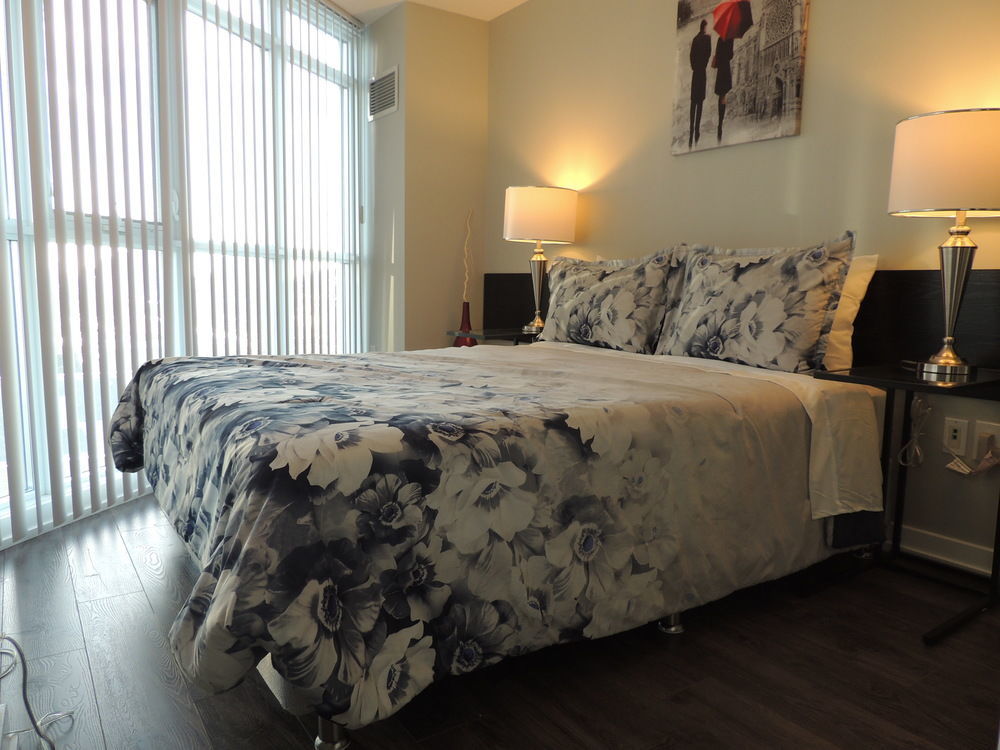 Tvhr - Luxury Condos In Heart Of Downtown Торонто Екстер'єр фото
