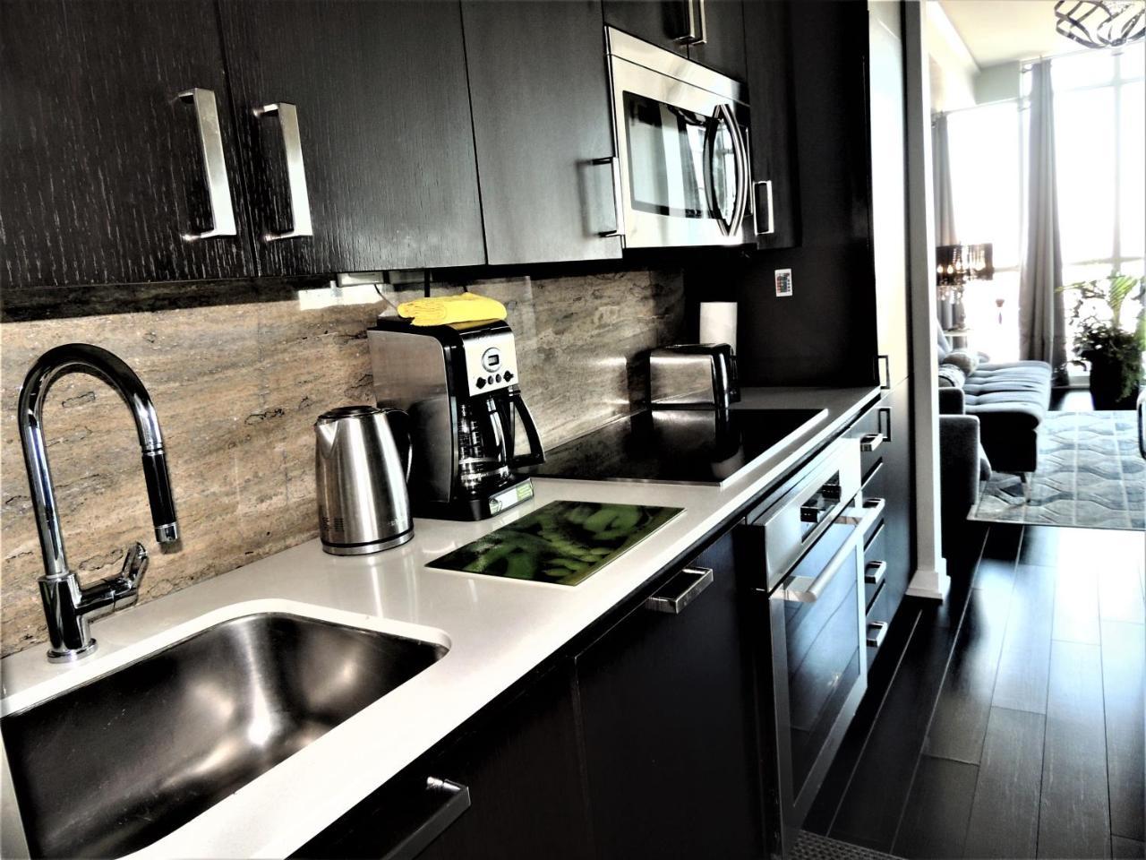 Tvhr - Luxury Condos In Heart Of Downtown Торонто Екстер'єр фото