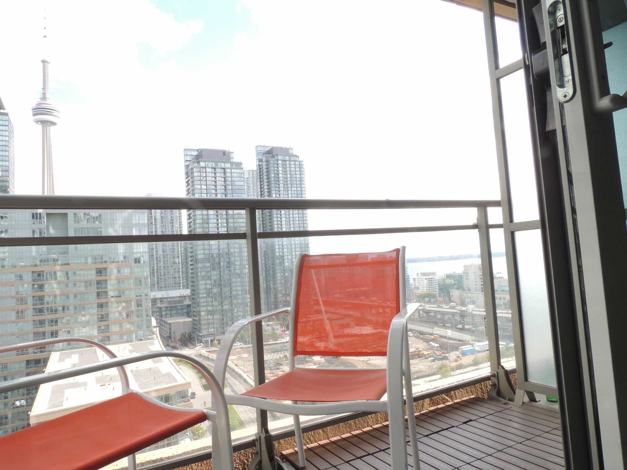 Tvhr - Luxury Condos In Heart Of Downtown Торонто Екстер'єр фото