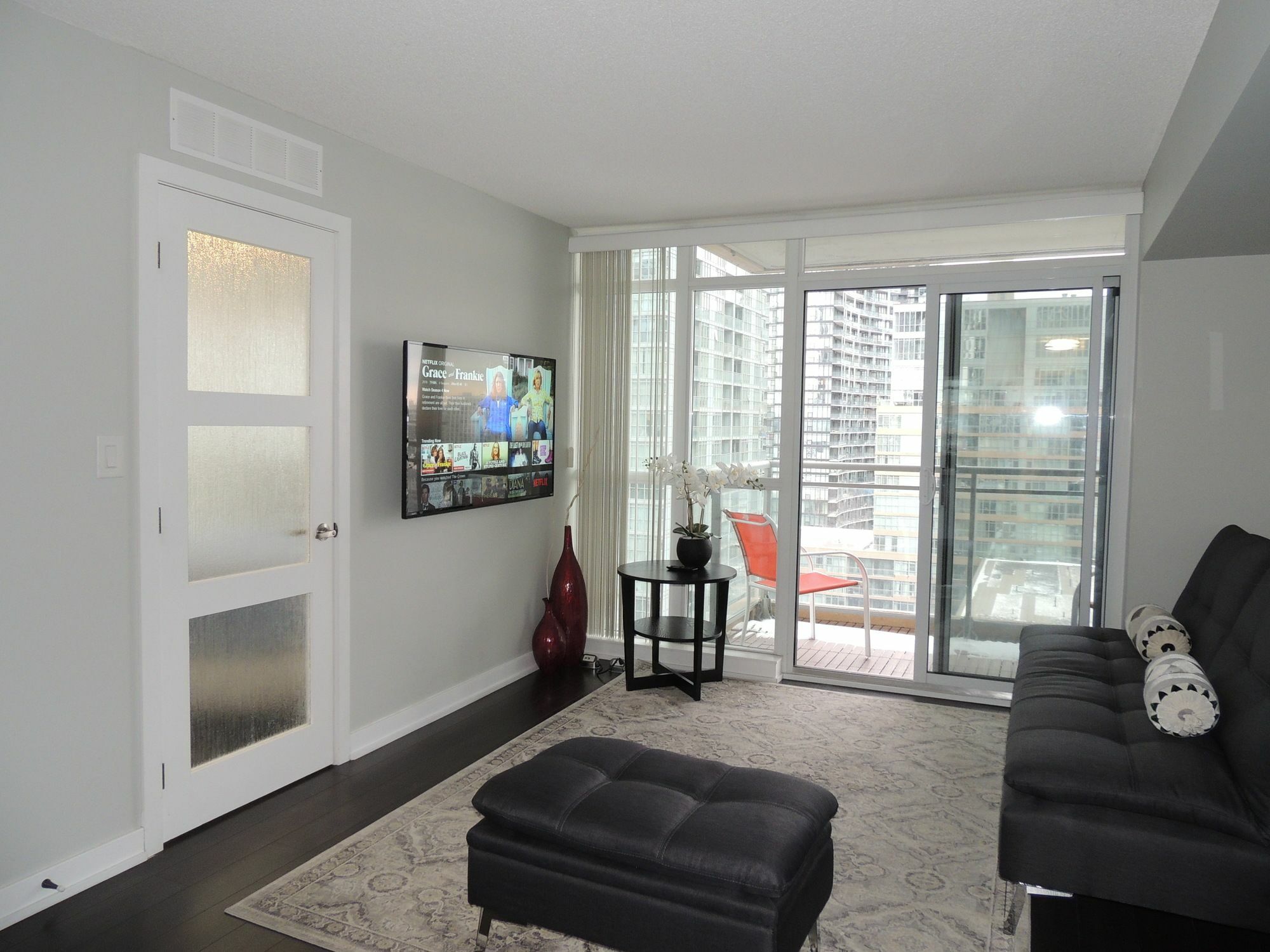 Tvhr - Luxury Condos In Heart Of Downtown Торонто Екстер'єр фото